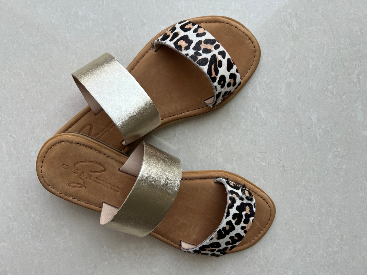 Ambi - Snow Leopard & Gold