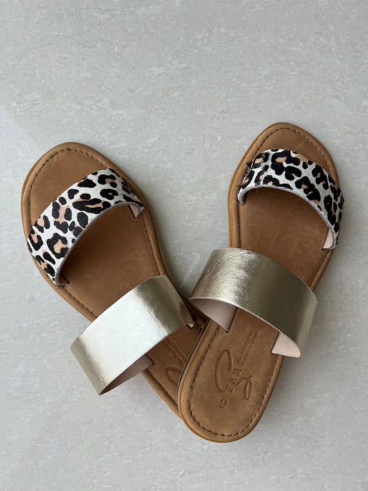 Ambi In Snow Leopard & Gold